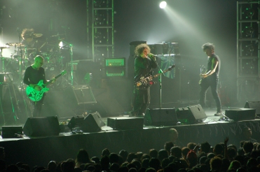 The Cure, durante un concierto en Singapur en agosto de 2007 / "Momento Mori" - Hazman Badrudin (Licencia Creative Commons).